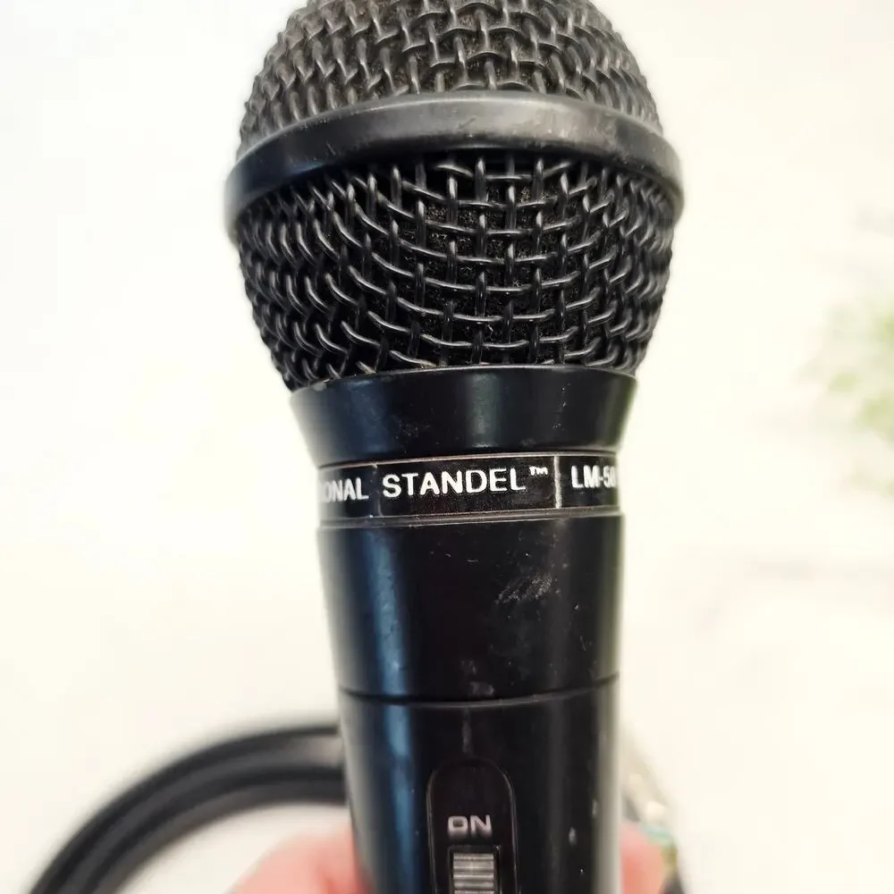 Uni-directional Standel LM-58 Stage Mic Low Imp. Handheld Dynamic Microphone